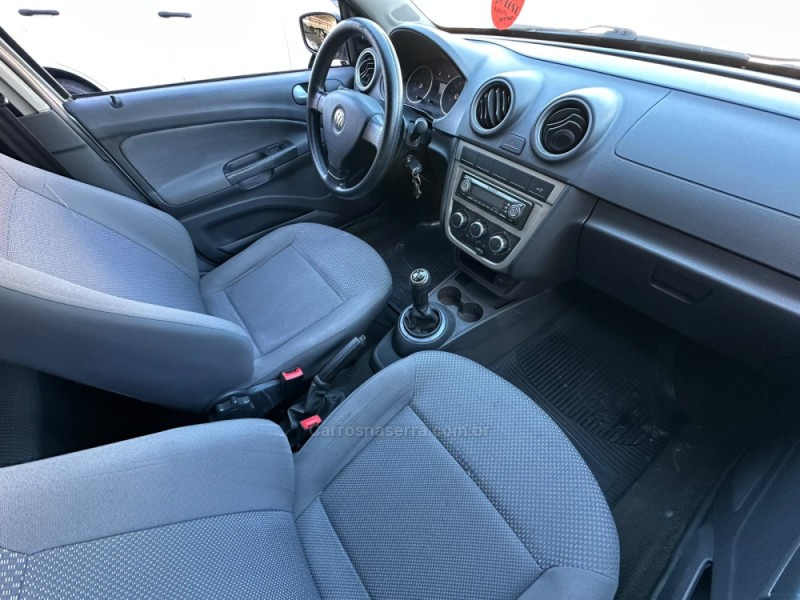 VOYAGE 1.0 MI 8V FLEX 4P MANUAL - 2010 - CAMPO BOM