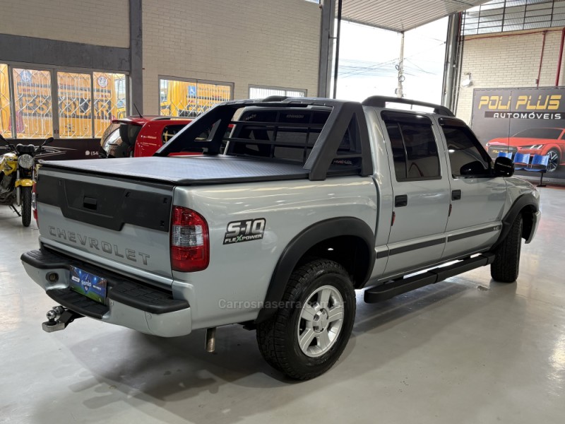 S10 2.4 ADVANTAGE 4X2 CD 8V FLEX 4P MANUAL - 2010 - CAXIAS DO SUL