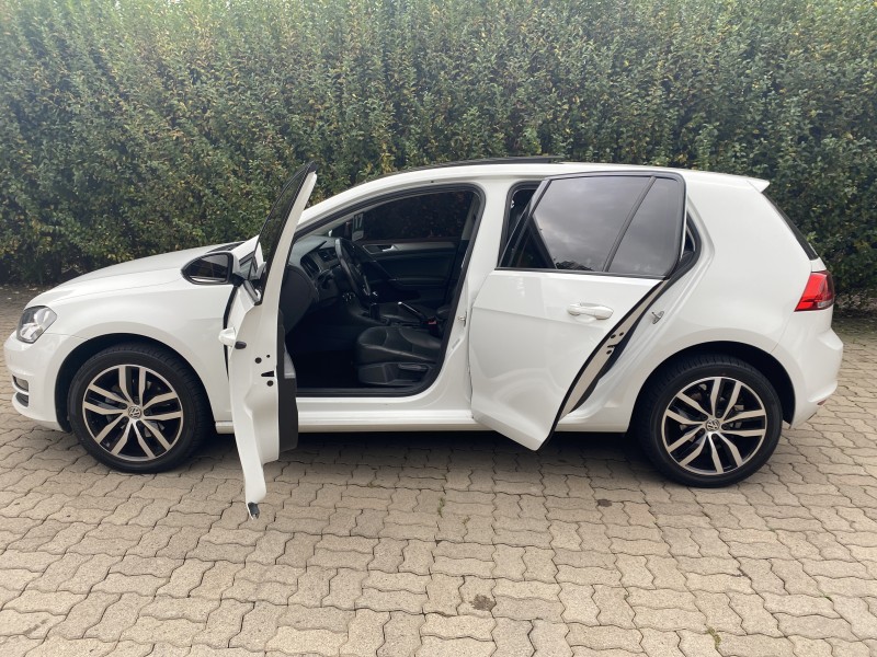 GOLF 1.0 TSI COMFORTLINE 12V TOTAL FLEX 4P MANUAL - 2017 - CAXIAS DO SUL