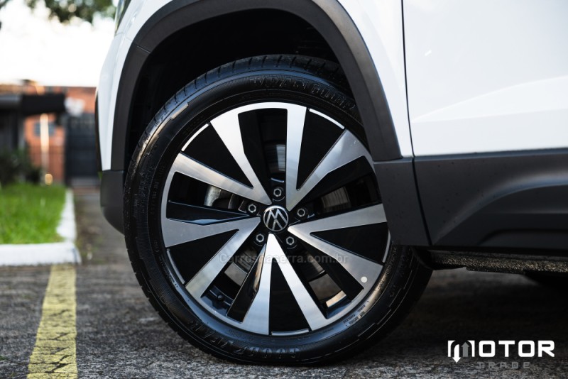 TAOS 1.4 16V HIGHLINE TSI FLEX 4P AUTOMÁTICO - 2022 - PORTO ALEGRE