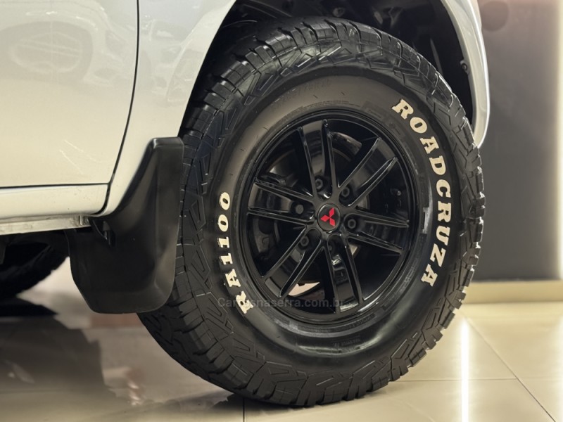 L200 TRITON 3.2 HPE 4X4 CD 16V TURBO INTERCOOLER DIESEL 4P MANUAL - 2012 - DOIS IRMãOS