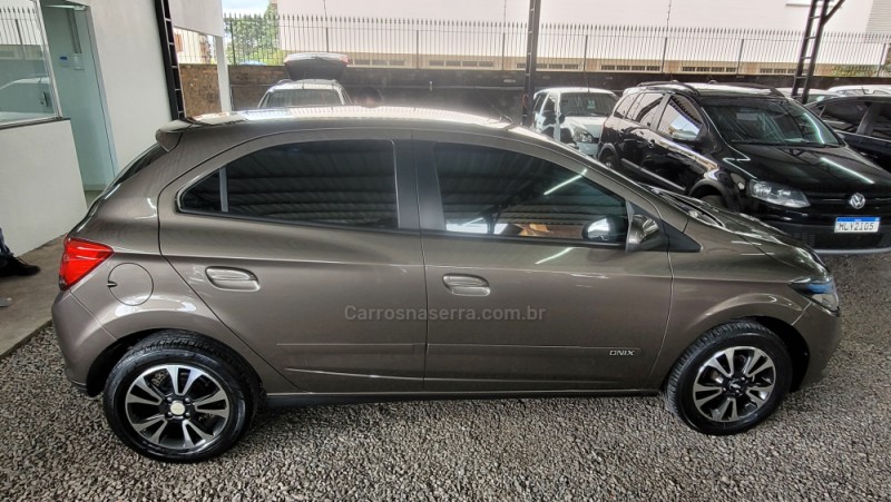 ONIX 1.4 MPFI LT 8V FLEX 4P MANUAL - 2014 - CAXIAS DO SUL