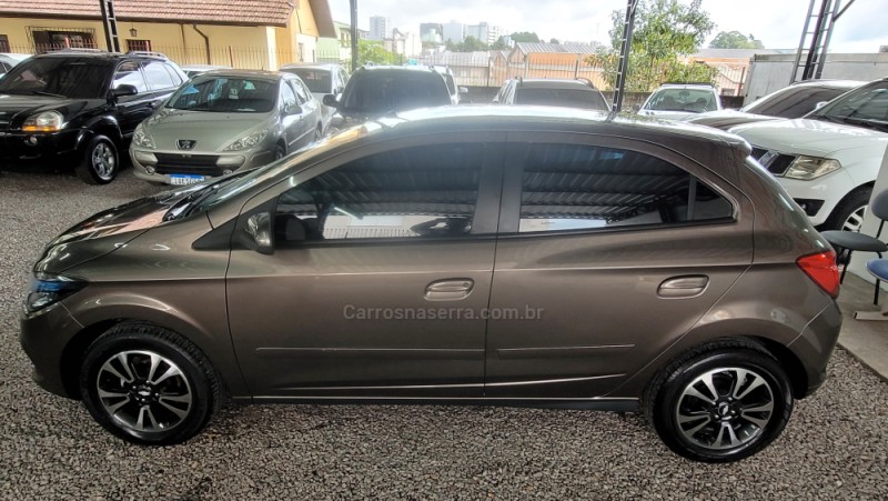 ONIX 1.4 MPFI LT 8V FLEX 4P MANUAL - 2014 - CAXIAS DO SUL
