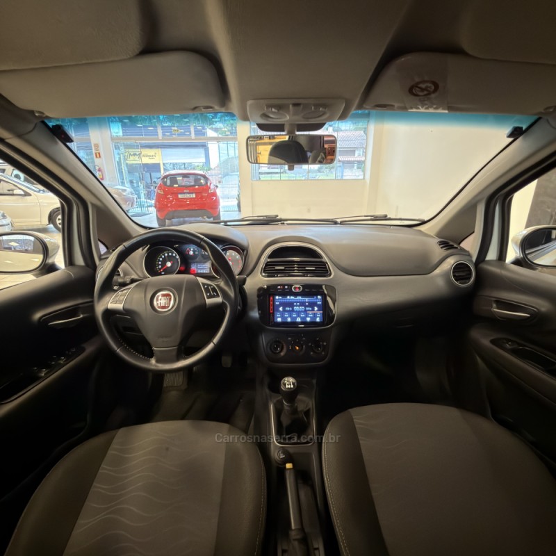 PUNTO 1.6 ESSENCE 16V FLEX 4P MANUAL - 2014 - FARROUPILHA