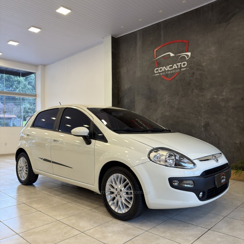 PUNTO 1.6 ESSENCE 16V FLEX 4P MANUAL - 2014 - FARROUPILHA
