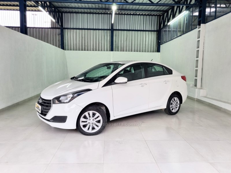 HB20S 1.6 COMFORT PLUS 16V FLEX 4P AUTOMÁTICO - 2017 - VACARIA