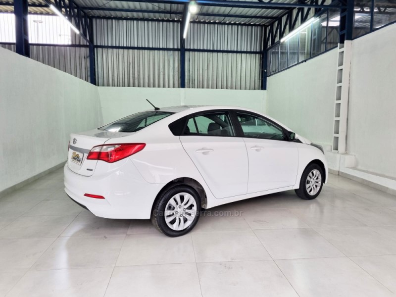 HB20S 1.6 COMFORT PLUS 16V FLEX 4P AUTOMÁTICO - 2017 - VACARIA