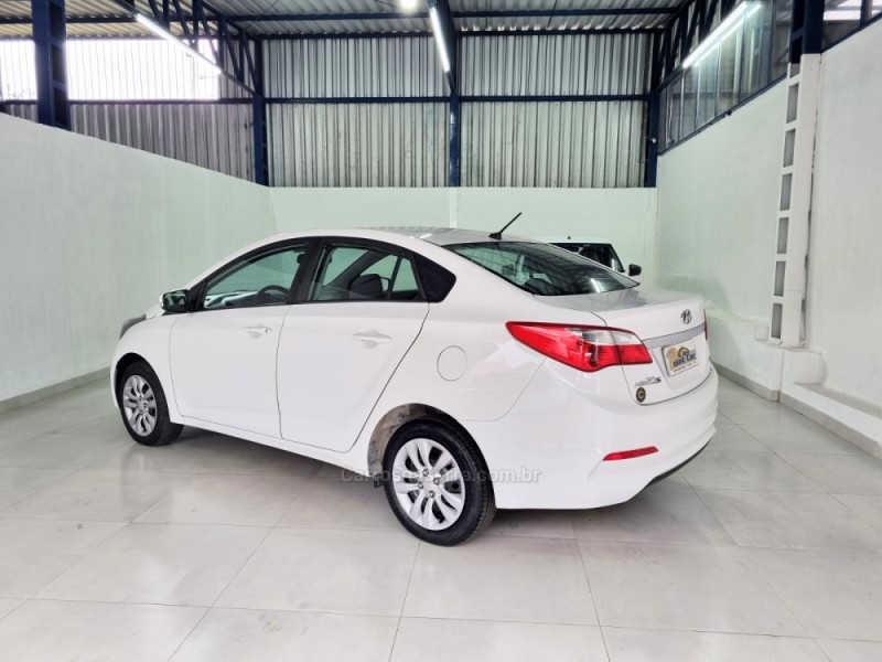 HB20S 1.6 COMFORT PLUS 16V FLEX 4P AUTOMÁTICO - 2017 - VACARIA