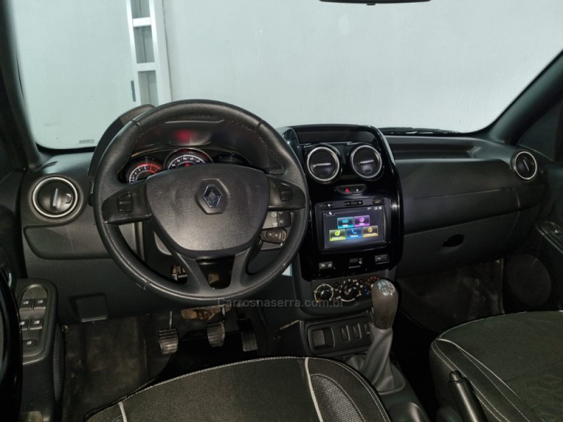 OROCH 1.6 16V DYNAMIQUE FLEX 4P MANUAL - 2016 - VACARIA