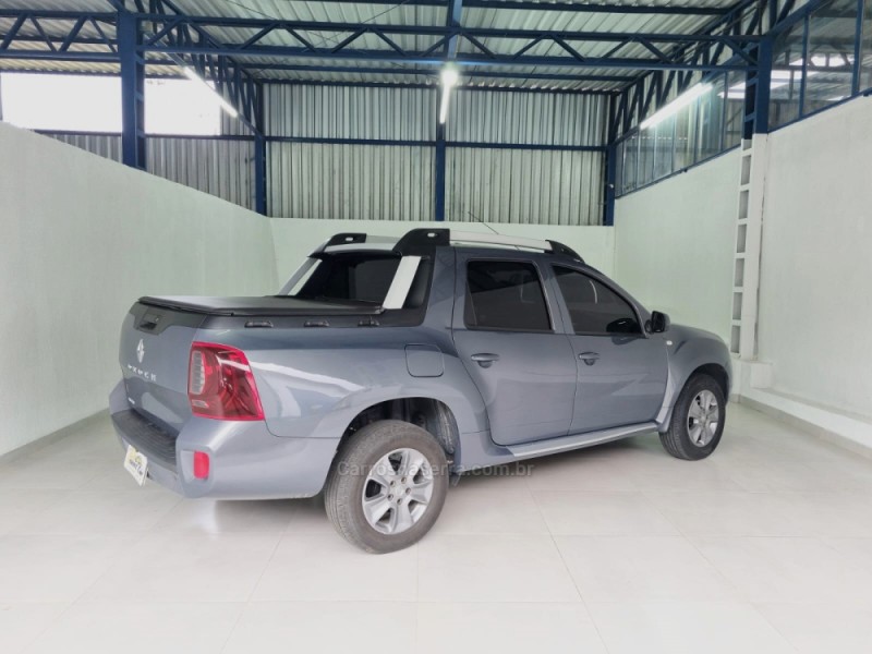 OROCH 1.6 16V DYNAMIQUE FLEX 4P MANUAL - 2016 - VACARIA