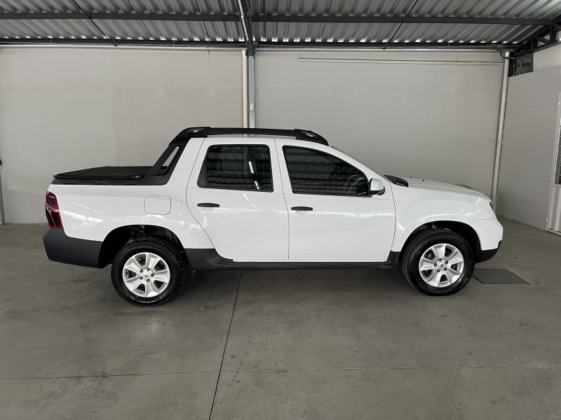 OROCH 1.6 16V EXPRESS FLEX 4P MANUAL - 2022 - CAXIAS DO SUL