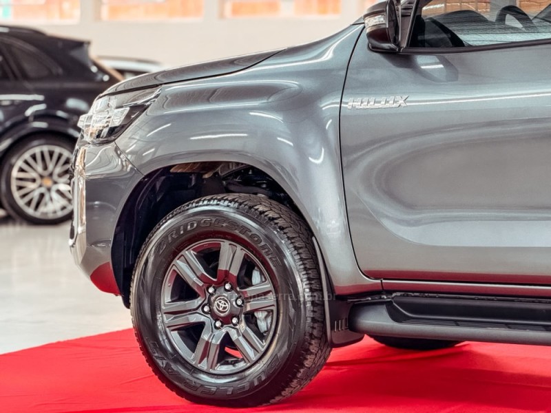 HILUX 2.8 SR 4X4 CD 16V DIESEL 4P AUTOMÁTICO - 2024 - NOVA PRATA