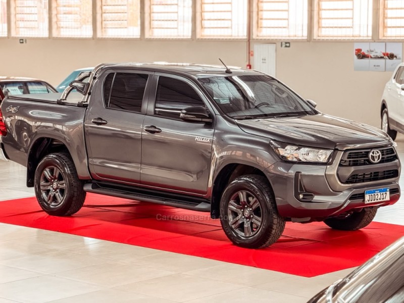 HILUX 2.8 SR 4X4 CD 16V DIESEL 4P AUTOMÁTICO - 2024 - NOVA PRATA
