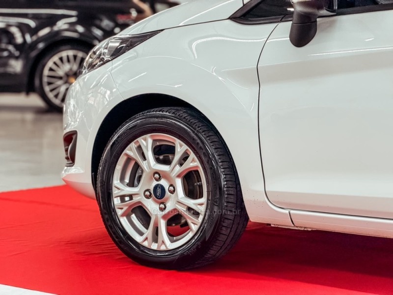 FIESTA 1.6 SEL SEDAN 16V FLEX 4P AUTOMÁTICO - 2017 - NOVA PRATA