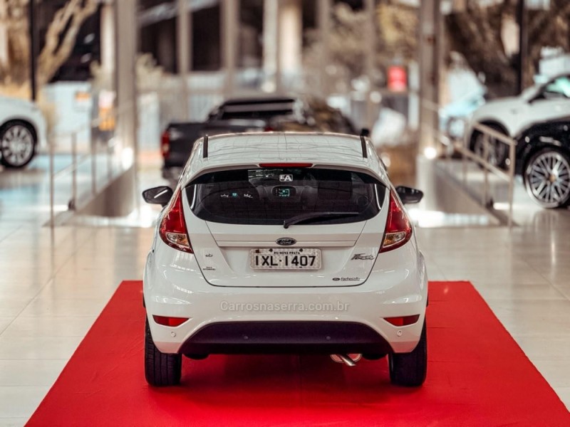 FIESTA 1.6 SEL SEDAN 16V FLEX 4P AUTOMÁTICO - 2017 - NOVA PRATA
