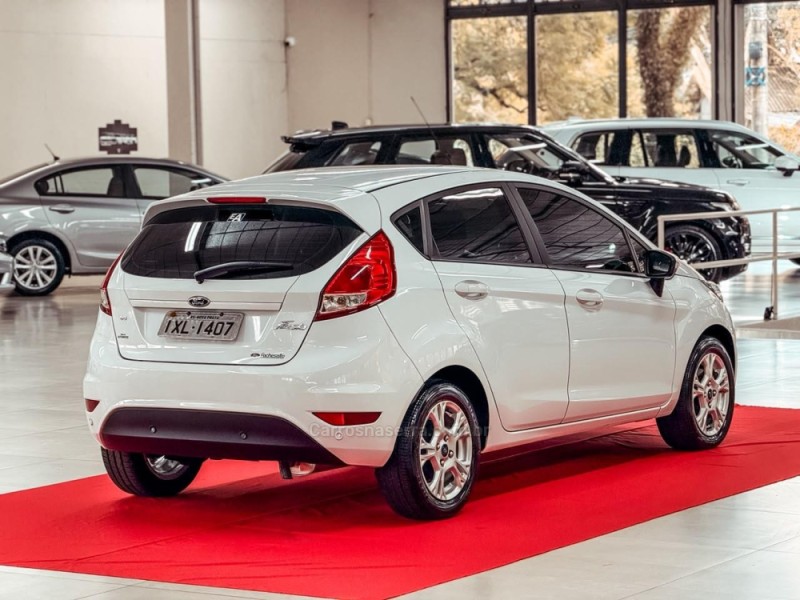 FIESTA 1.6 SEL SEDAN 16V FLEX 4P AUTOMÁTICO - 2017 - NOVA PRATA
