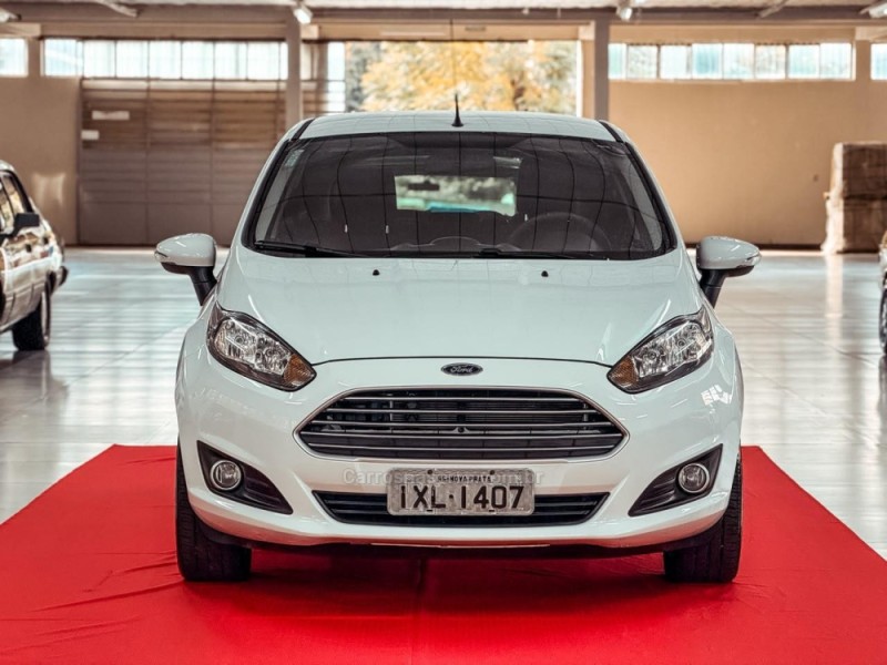 FIESTA 1.6 SEL SEDAN 16V FLEX 4P AUTOMÁTICO - 2017 - NOVA PRATA