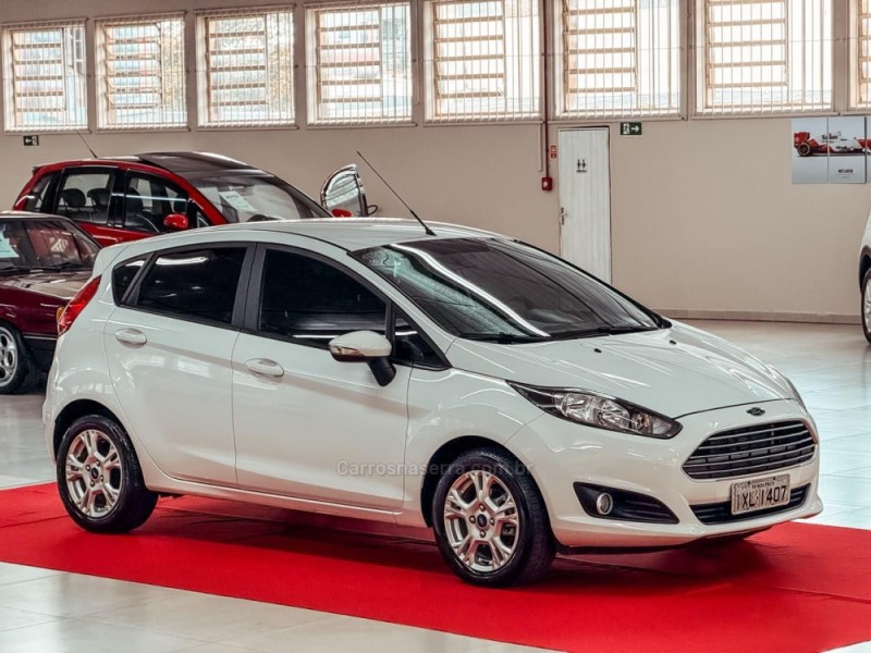 FIESTA 1.6 SEL SEDAN 16V FLEX 4P AUTOMÁTICO - 2017 - NOVA PRATA
