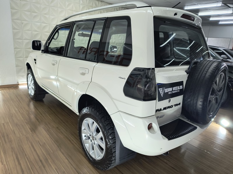 PAJERO TR4 2.0 4X4 16V 140CV FLEX 4P AUTOMÁTICO - 2010 - CAXIAS DO SUL