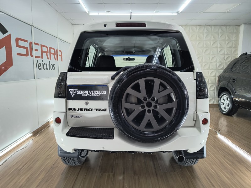 PAJERO TR4 2.0 4X4 16V 140CV FLEX 4P AUTOMÁTICO - 2010 - CAXIAS DO SUL