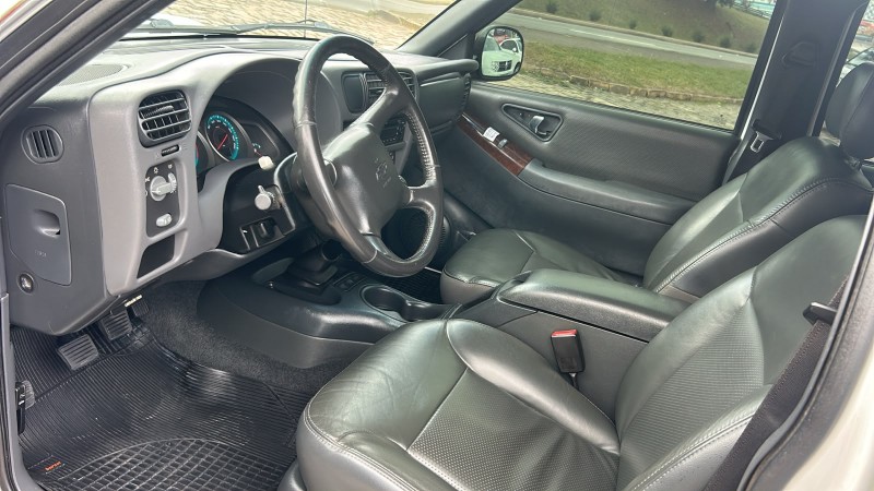 S10 2.4 MPFI EXECUTIVE 4X2 CD 8V FLEX 4P MANUAL - 2011 - FARROUPILHA