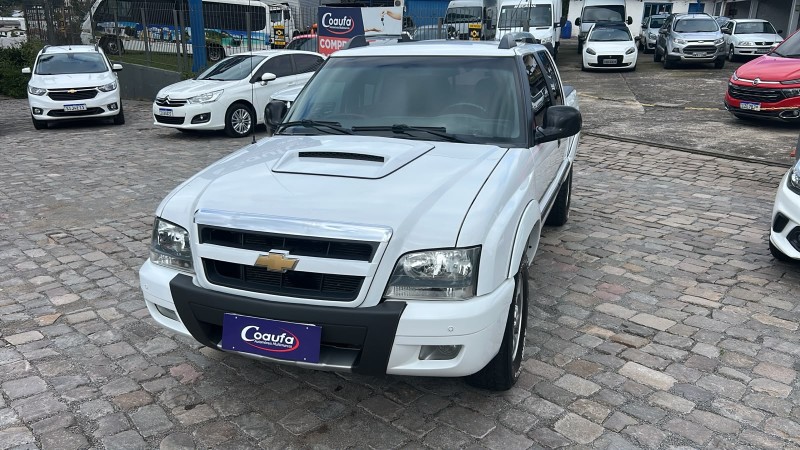S10 2.4 MPFI EXECUTIVE 4X2 CD 8V FLEX 4P MANUAL - 2011 - FARROUPILHA