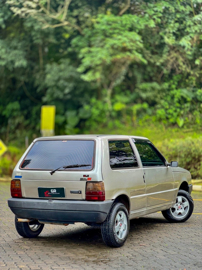 UNO 1.0 IE MILLE EP 8V GASOLINA 4P MANUAL - 1999 - TUPANDI