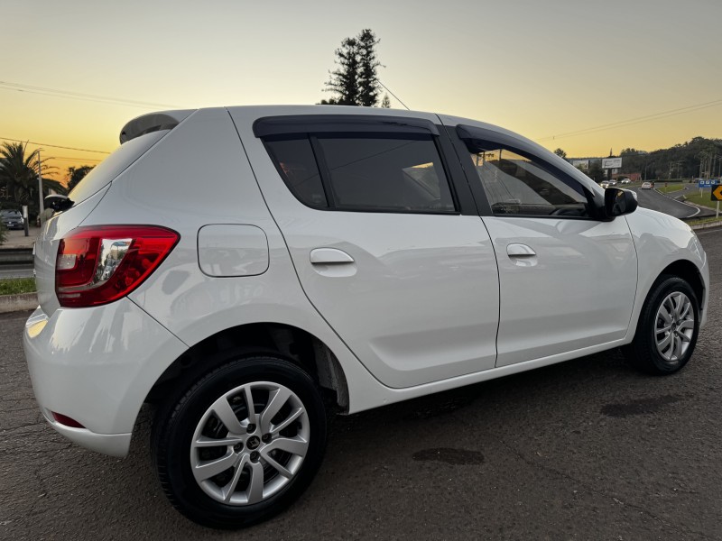 SANDERO 1.0 EXPRESSION 16V FLEX 4P MANUAL - 2015 - DOIS IRMãOS