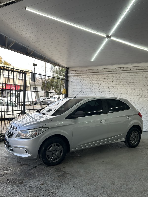 ONIX 1.0 LT 12V FLEX 4P MANUAL - 2016 - CAXIAS DO SUL