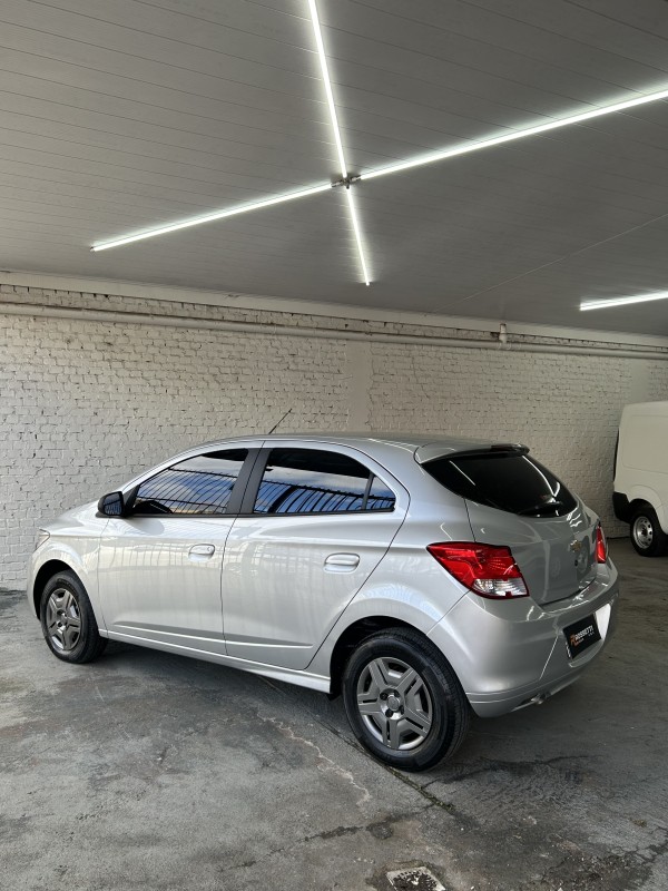 ONIX 1.0 LT 12V FLEX 4P MANUAL - 2016 - CAXIAS DO SUL