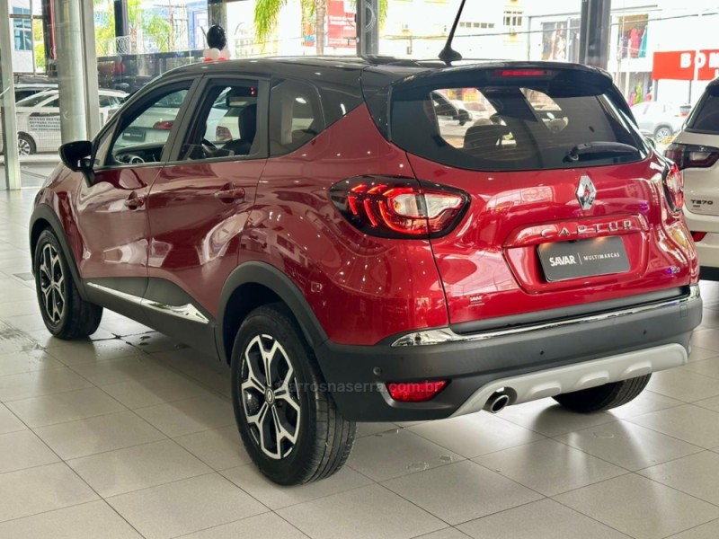CAPTUR 1.3 ICONIC 16V TURBO FLEX 4P AUTOMÁTICO - 2022 - NOVO HAMBURGO