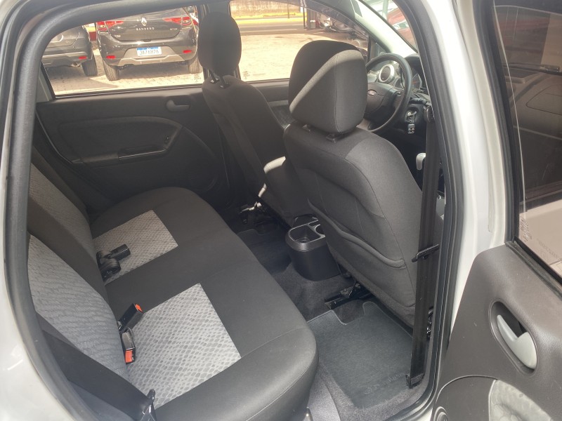 FIESTA 1.6 MPI HATCH 8V FLEX 4P MANUAL - 2013 - CARLOS BARBOSA