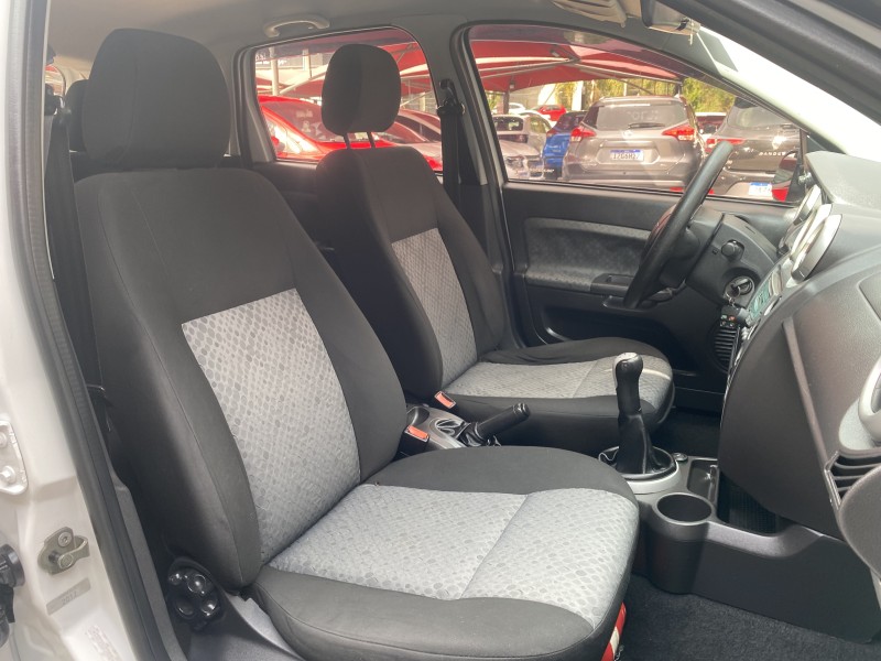 FIESTA 1.6 MPI HATCH 8V FLEX 4P MANUAL - 2013 - CARLOS BARBOSA
