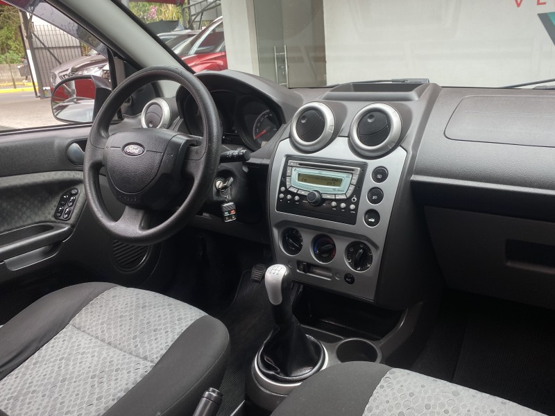FIESTA 1.6 MPI HATCH 8V FLEX 4P MANUAL - 2013 - CARLOS BARBOSA