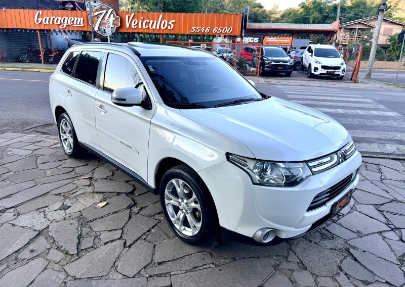 OUTLANDER 2.0 16V GASOLINA 4P AUTOMÁTICO - 2014 - TRêS COROAS