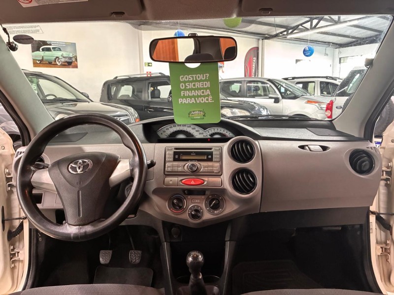 ETIOS 1.5 XS SEDAN 16V FLEX 4P MANUAL - 2013 - CAXIAS DO SUL