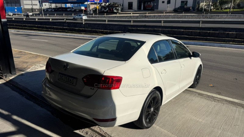 JETTA 2.0 COMFORTLINE FLEX 4P TIPTRONIC - 2012 - CAXIAS DO SUL