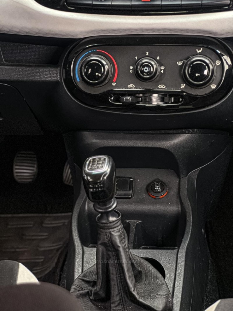 UNO 1.4 EVO EVOLUTION 8V FLEX 4P MANUAL - 2016 - CANELA