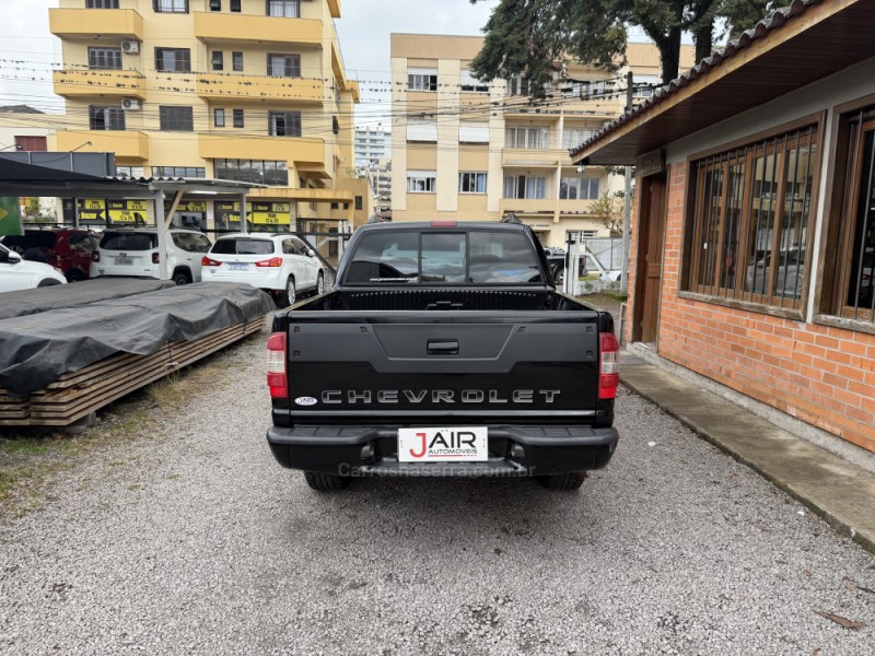 S10 2.4 MPFI ADVANTAGE 4X2 CD 8V GASOLINA 4P MANUAL - 2009 - GARIBALDI