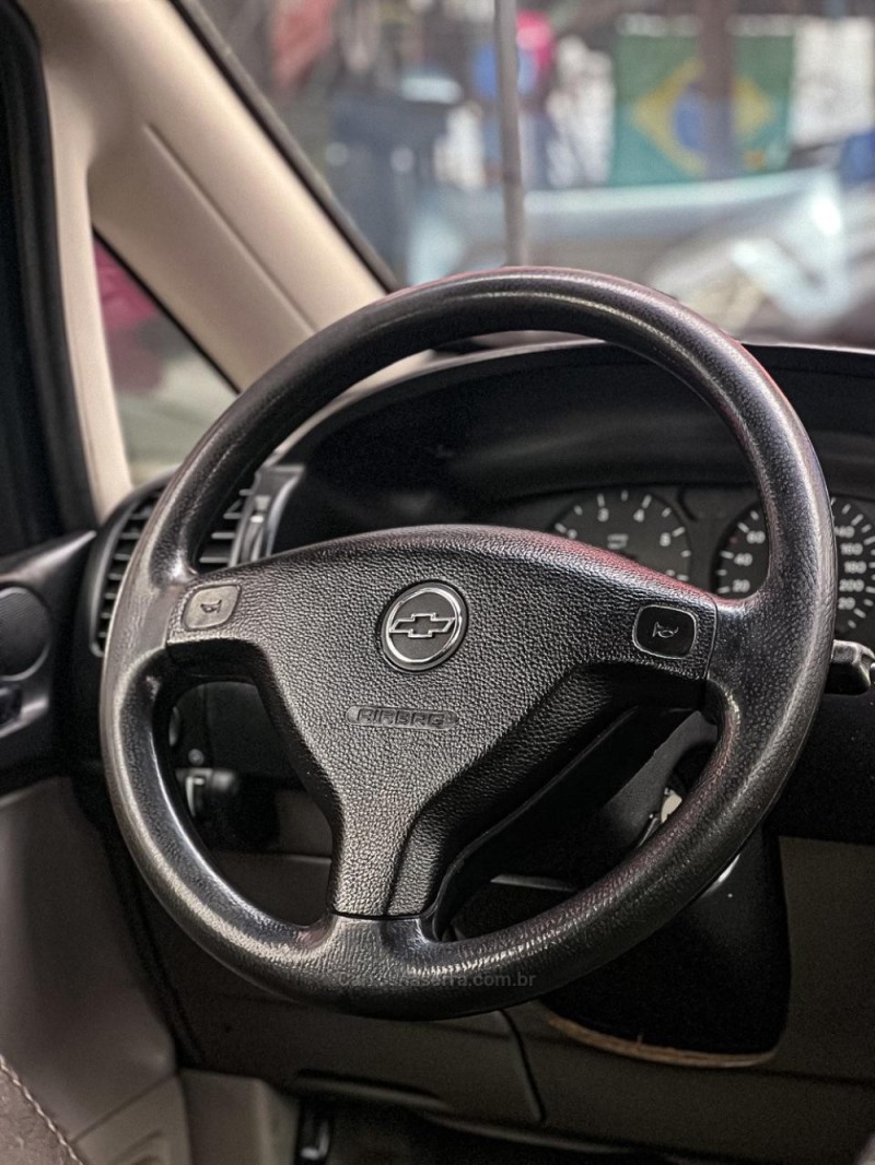ZAFIRA 2.0 MPFI CD 8V GASOLINA 4P MANUAL - 2003 - CANELA