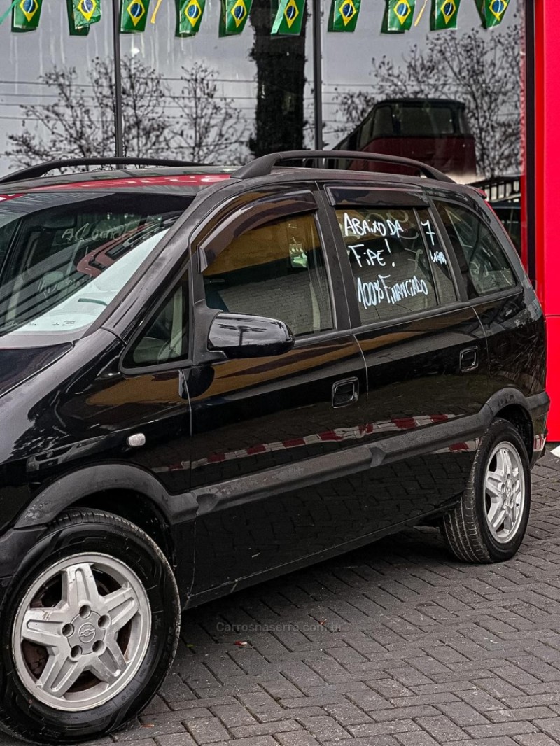 ZAFIRA 2.0 MPFI CD 8V GASOLINA 4P MANUAL - 2003 - CANELA