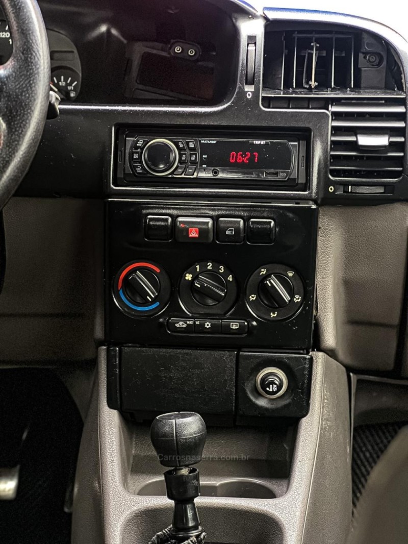 ZAFIRA 2.0 MPFI CD 8V GASOLINA 4P MANUAL - 2003 - CANELA