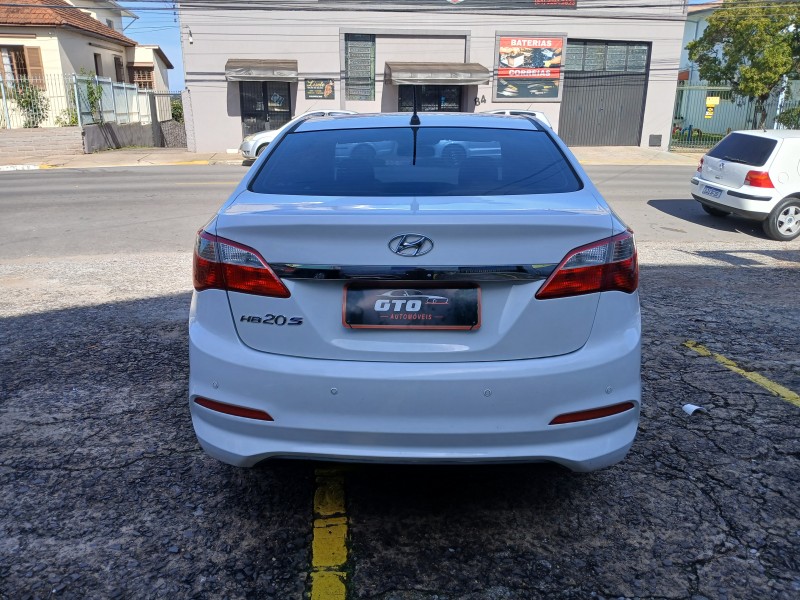 HB20S 1.0 COMFORT 12V FLEX 4P MANUAL - 2015 - FARROUPILHA