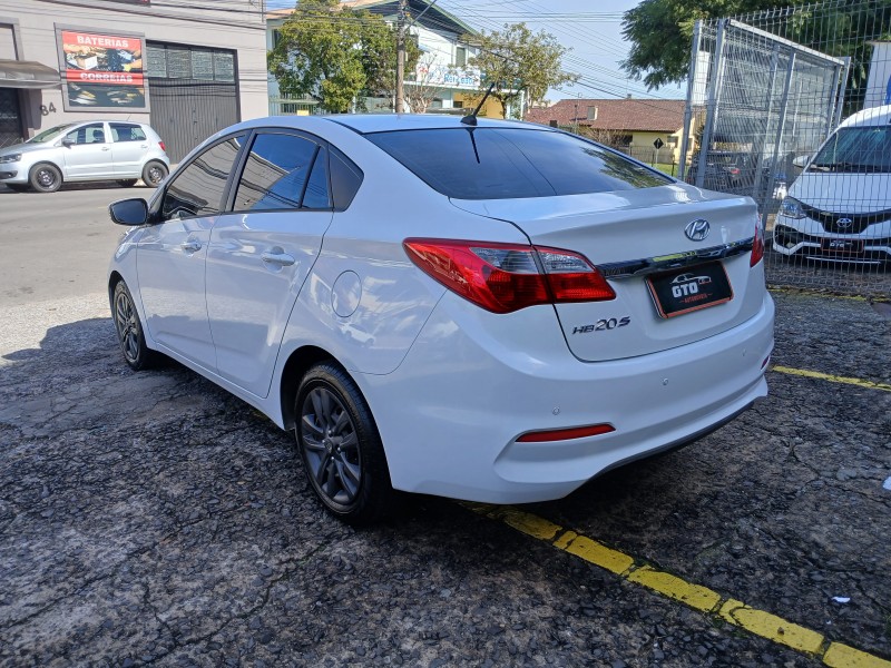 HB20S 1.0 COMFORT 12V FLEX 4P MANUAL - 2015 - FARROUPILHA