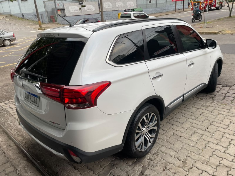OUTLANDER 2.2 4X4 16V DIESEL 4P AUTOMÁTICO - 2016 - CAXIAS DO SUL