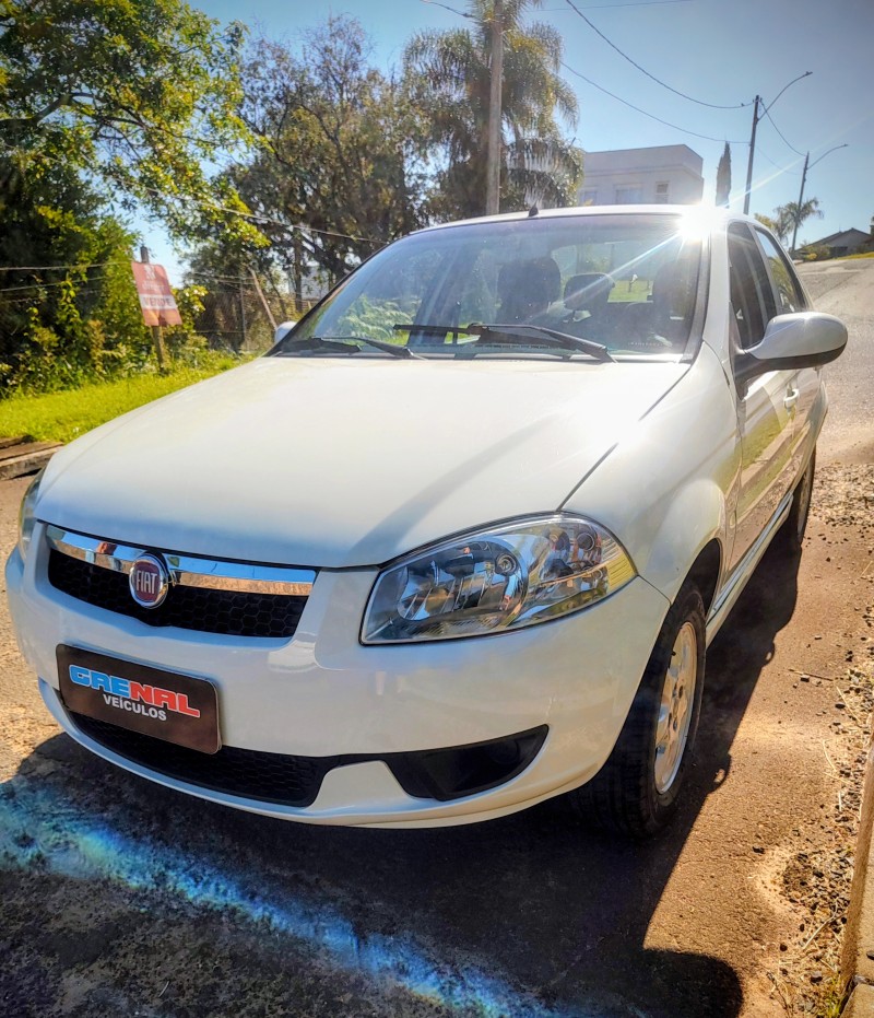 SIENA 1.0 MPI EL CELEBRATION 8V FLEX 4P MANUAL - 2014 - CAMPO BOM