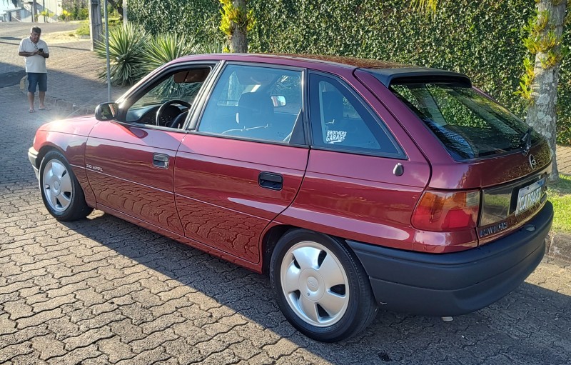 ASTRA 2.0 MPFI GLS 8V GASOLINA 4P MANUAL - 1994 - CAMPO BOM