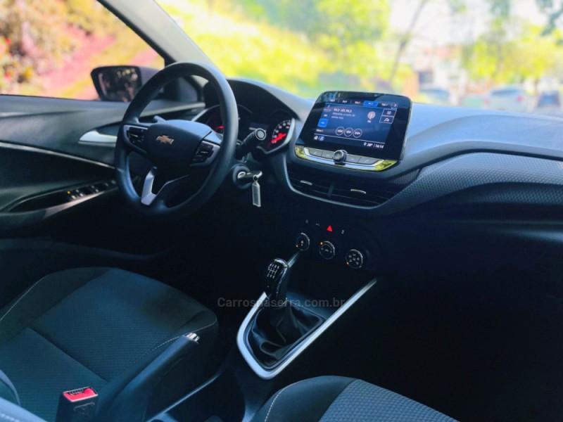 ONIX 1.0 SEDAN PLUS LT 12V FLEX 4P MANUAL - 2023 - NOVO HAMBURGO