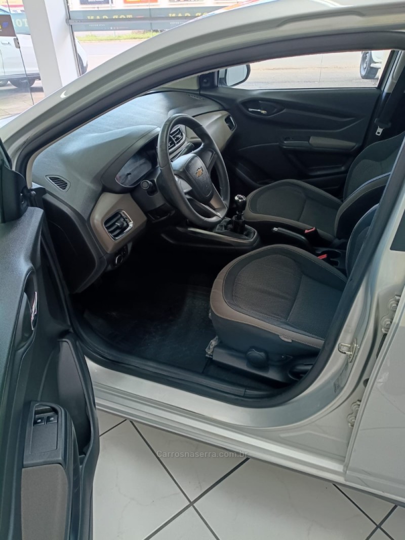PRISMA 1.4 MPFI LT 8V FLEX 4P MANUAL - 2013 - NOVA PETRóPOLIS