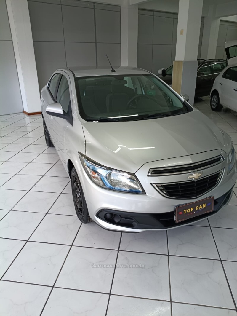 PRISMA 1.4 MPFI LT 8V FLEX 4P MANUAL - 2013 - NOVA PETRóPOLIS